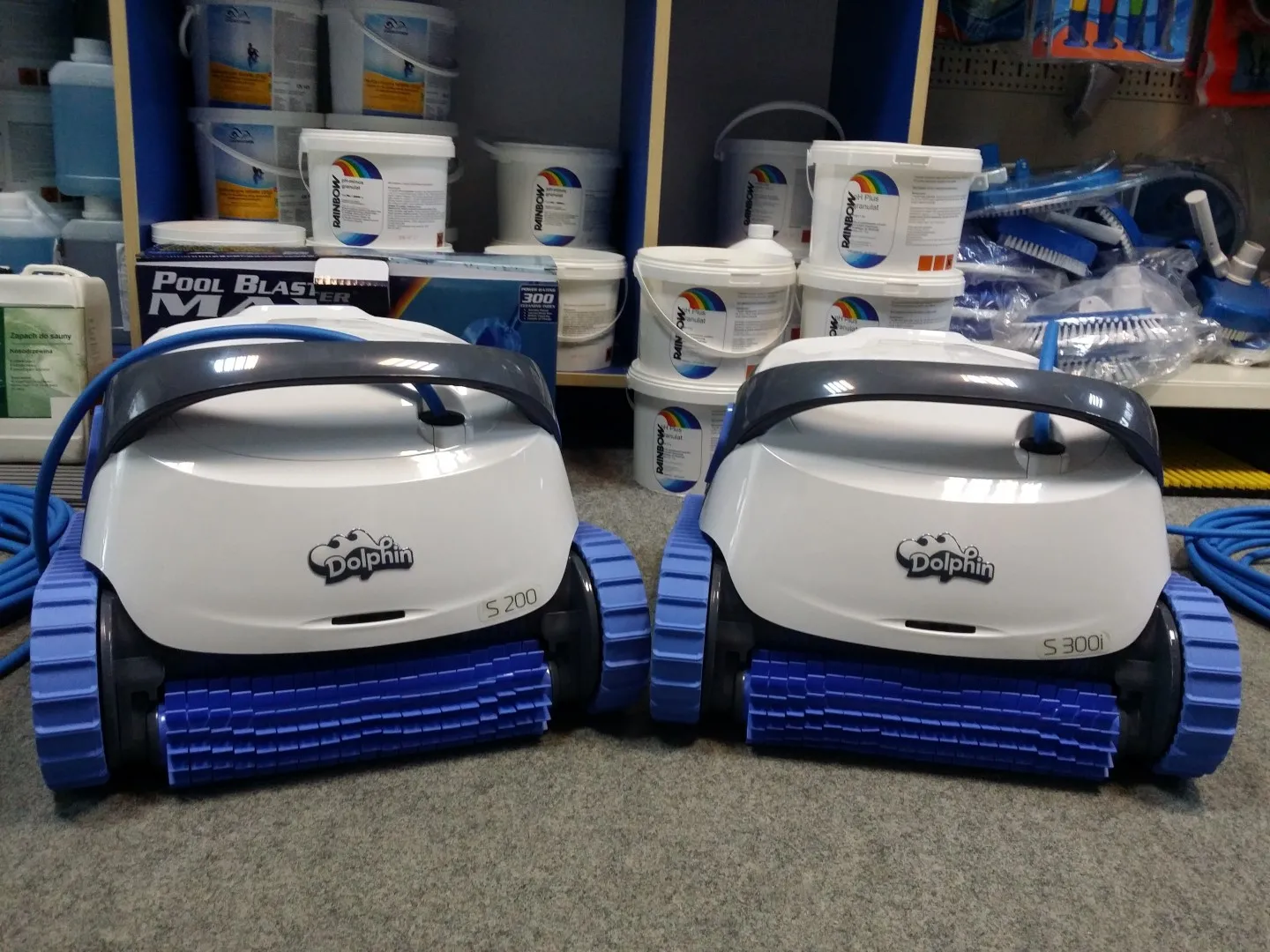 Odkurzacze basenowe dolphin s200 vs s300i
